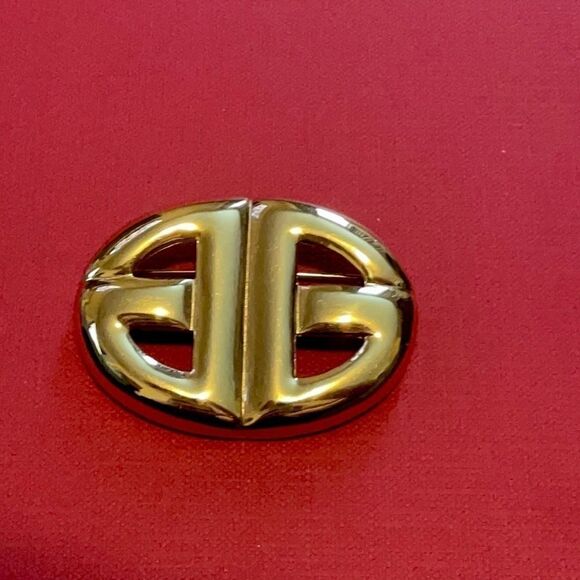 Vintage 80’s signed Gold GIVENCHY DOUBLE G LOGO BROOCH-PIN - Picture 1 of 6